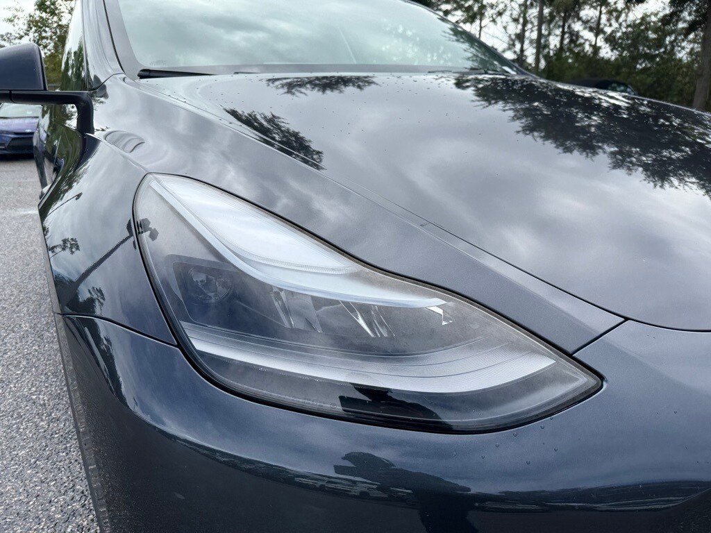2024 Tesla Model Y Standard Range photo 4