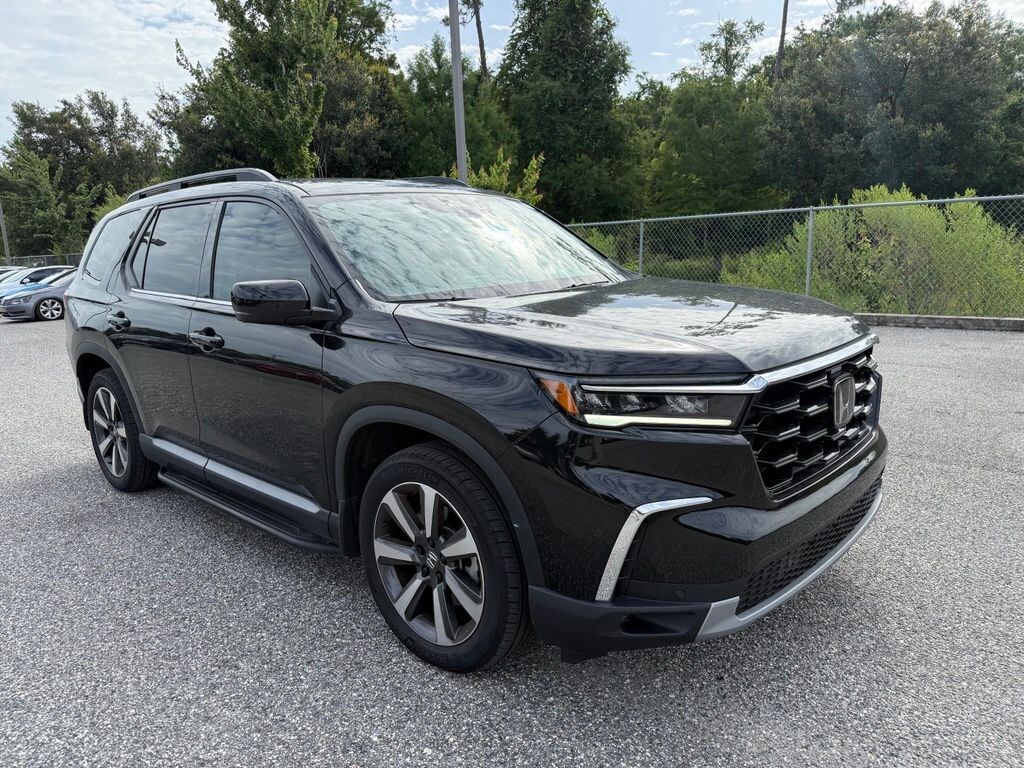 Used 2025 Honda Pilot Touring SUV