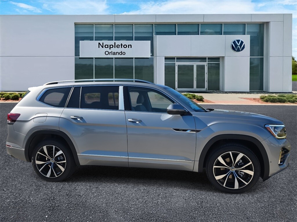 2026 Volkswagen Atlas SEL Premium R-Line photo 3