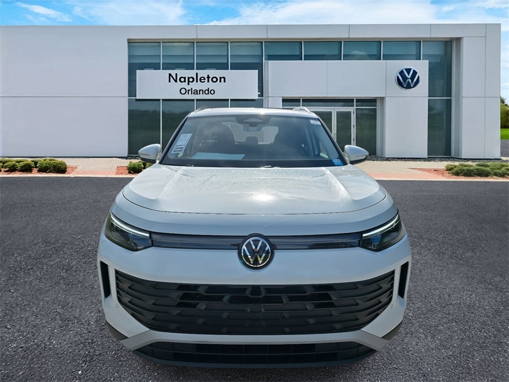 2025 Volkswagen Tiguan SE photo 2