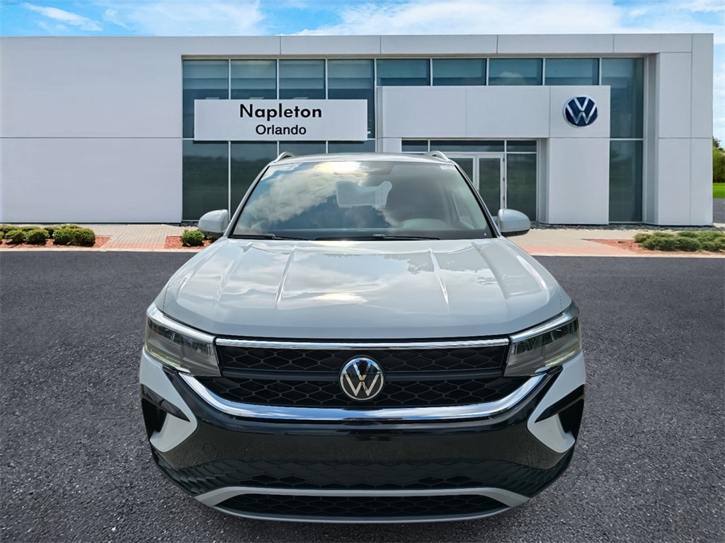 Used 2024 Volkswagen Taos SE with VIN 3VVSX7B25RM047175 for sale in Orlando, FL