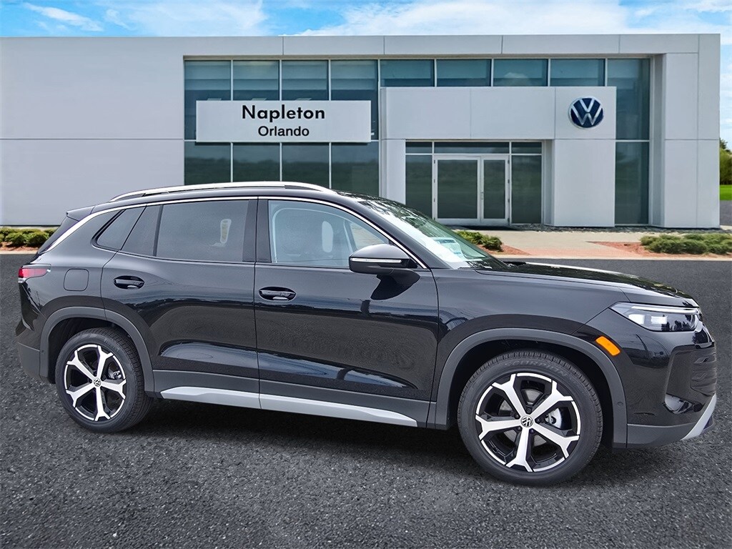 2026 Volkswagen Tiguan SE photo 3