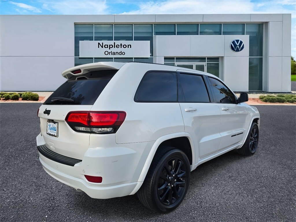 2020 Jeep Grand Cherokee Altitude photo 2