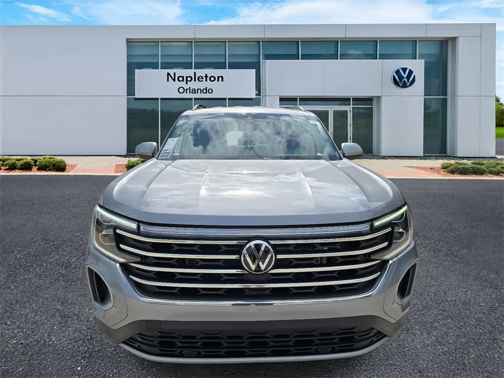 Used 2024 Volkswagen Atlas SE w/Tech with VIN 1V2HR2CA8RC549447 for sale in Orlando, FL