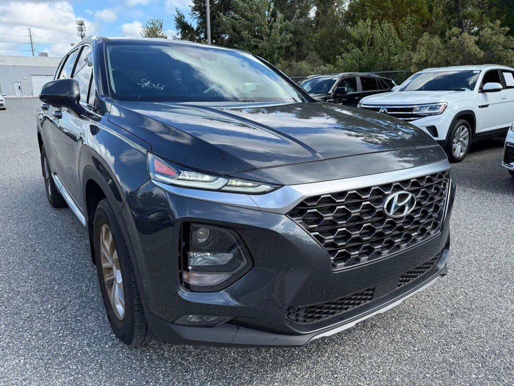 2020 Hyundai Santa Fe SEL photo 3