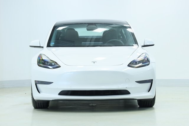 2021 Tesla Model 3 Standard Range Plus photo 2