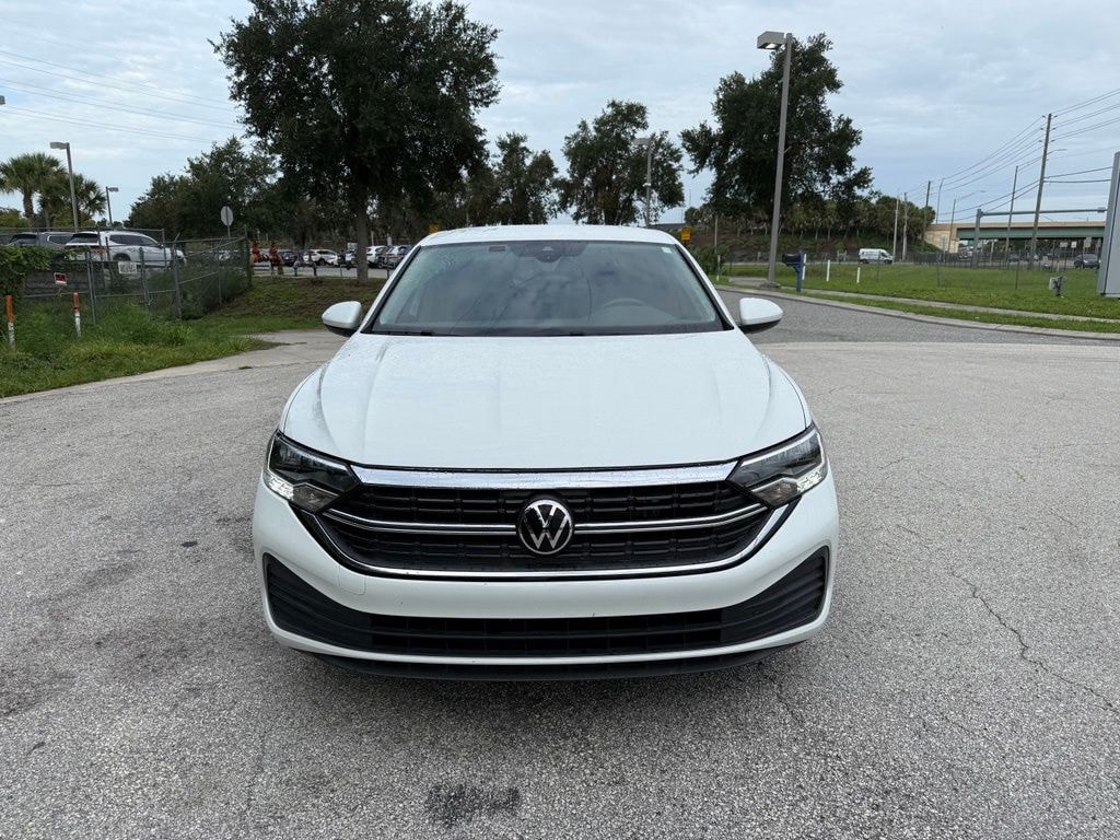 Used 2024 Volkswagen Jetta 1.5T SE Sedan