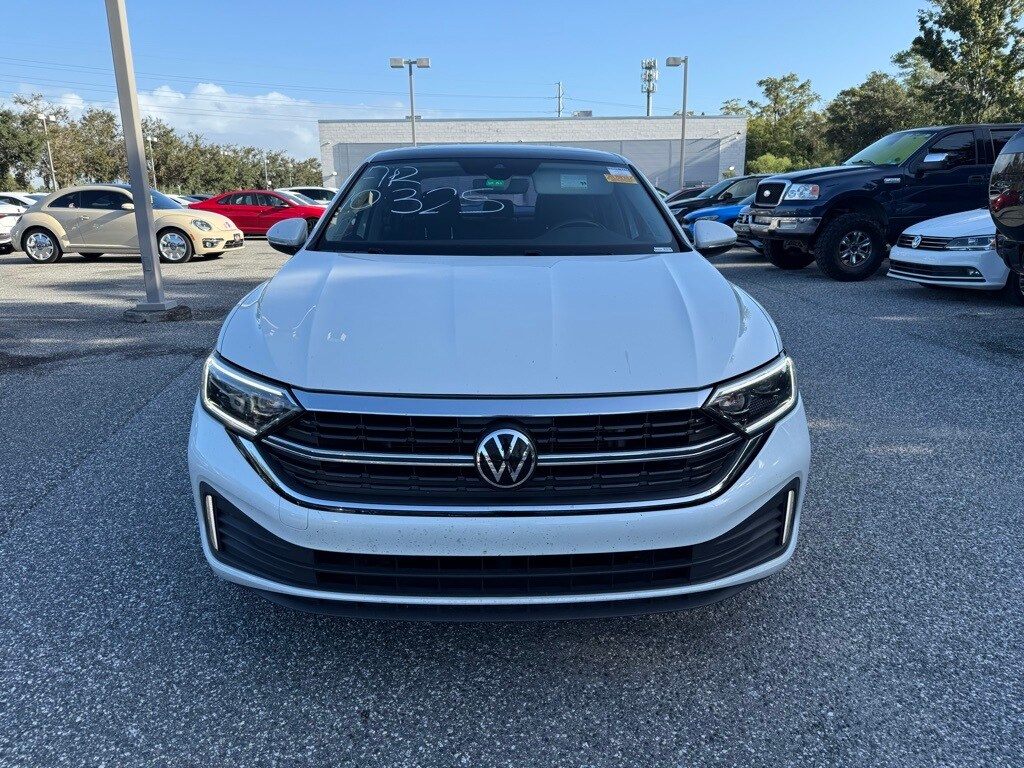 2023 Volkswagen Jetta 1.5T SEL photo 2