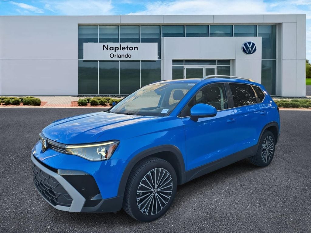 2025 Volkswagen Taos SE's photo