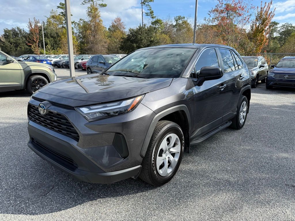 2024 Toyota RAV4 LE's photo