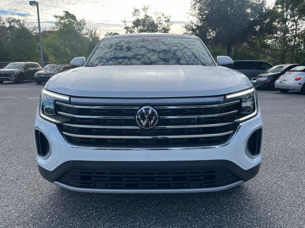 2024 Volkswagen Atlas SE Technology photo 2