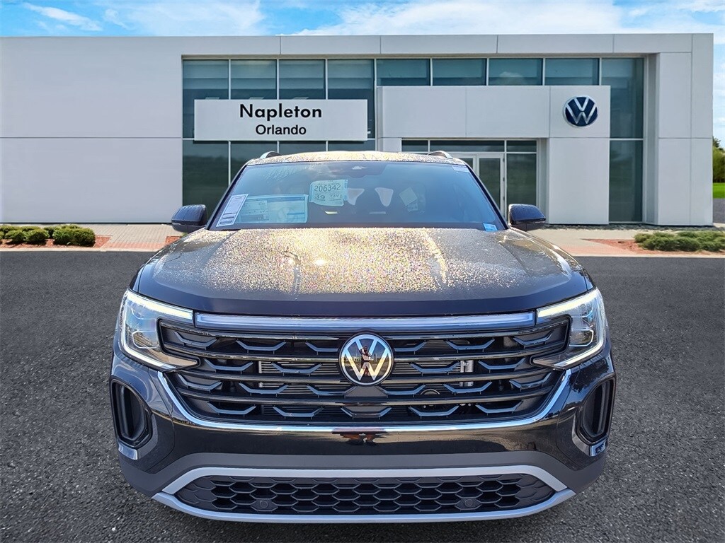 2026 Volkswagen Atlas Cross Sport SE photo 2