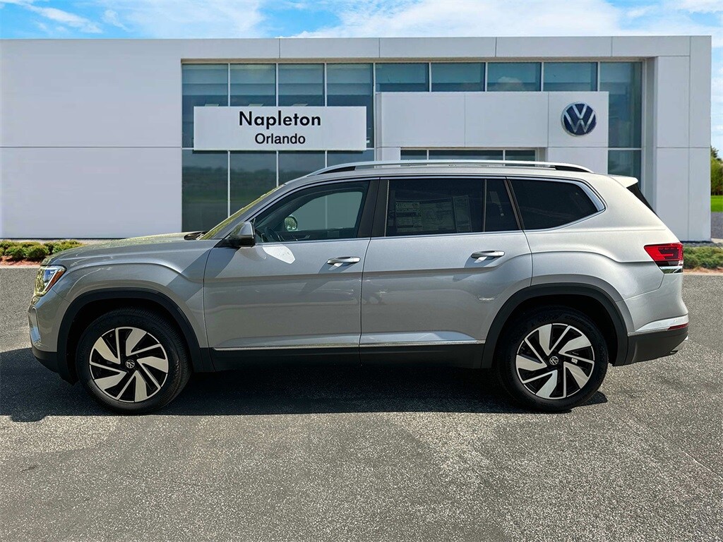 2024 Volkswagen Atlas SEL photo 2