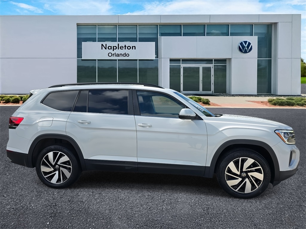 Used 2024 Volkswagen Atlas 2.0T SE w/Technology SUV