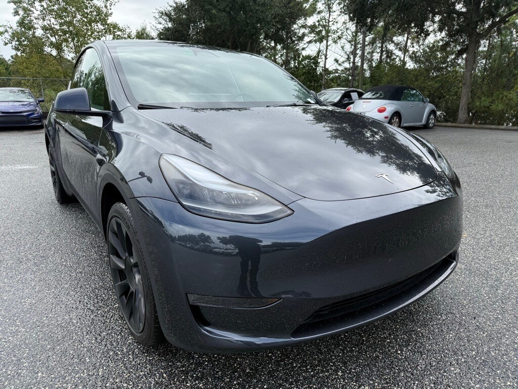 2024 Tesla Model Y Standard Range photo 3
