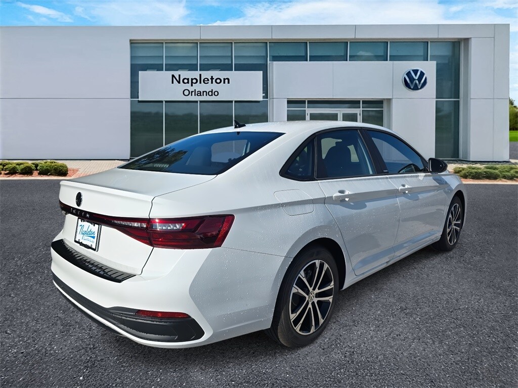 2025 Volkswagen Jetta 1.5T Sport photo 3