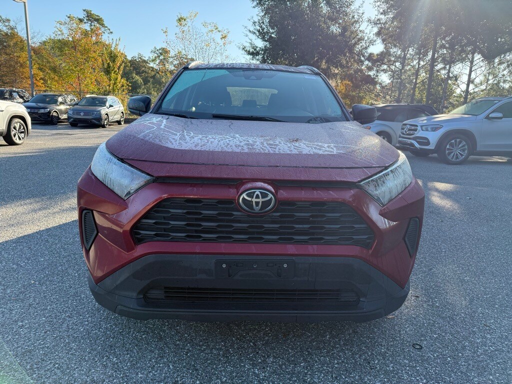 2019 Toyota RAV4 LE photo 2