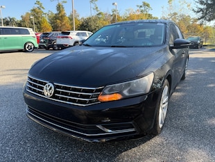 2019 Volkswagen Passat 2.0T Wolfsburg Sedan