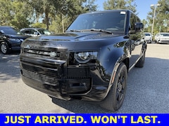 2023 Land Rover Defender 130 X-Dynamic SE SUV