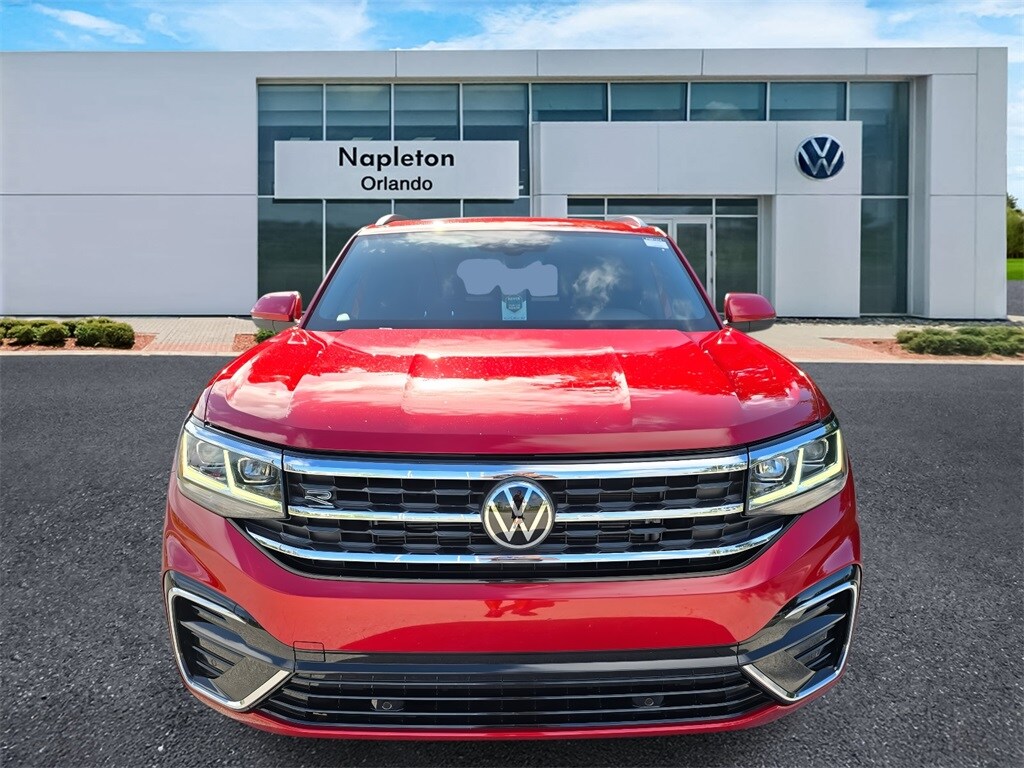 2022 Volkswagen Atlas Cross Sport V6 SEL R-Line photo 2