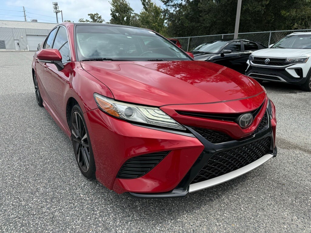 2019 Toyota Camry XSE photo 3