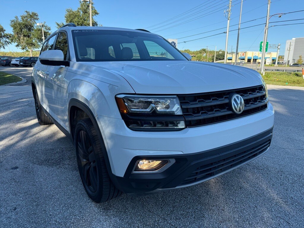 2019 Volkswagen Atlas SEL photo 3