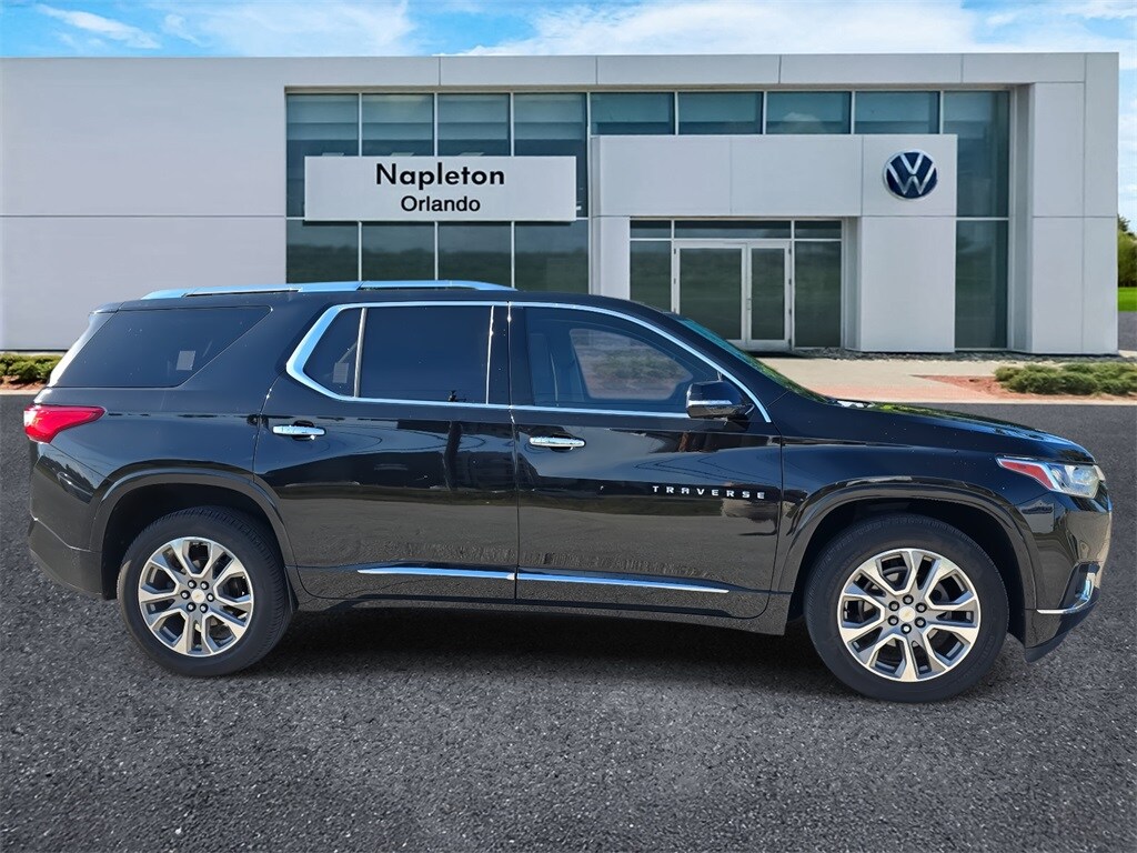 2019 Chevrolet Traverse Premier photo 2