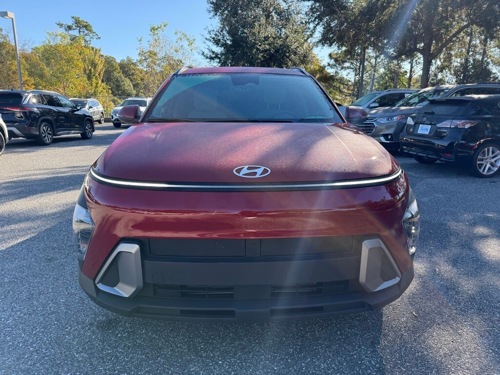 2025 Hyundai Kona SEL photo 2