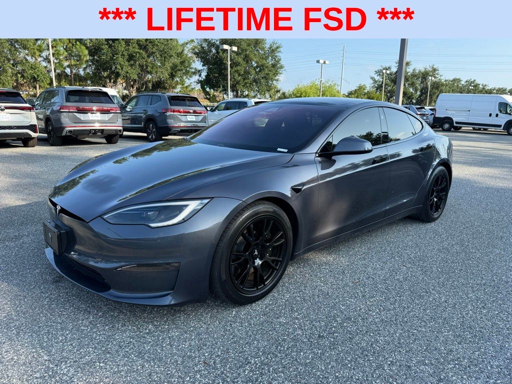 2022 Tesla Model S Plaid's photo