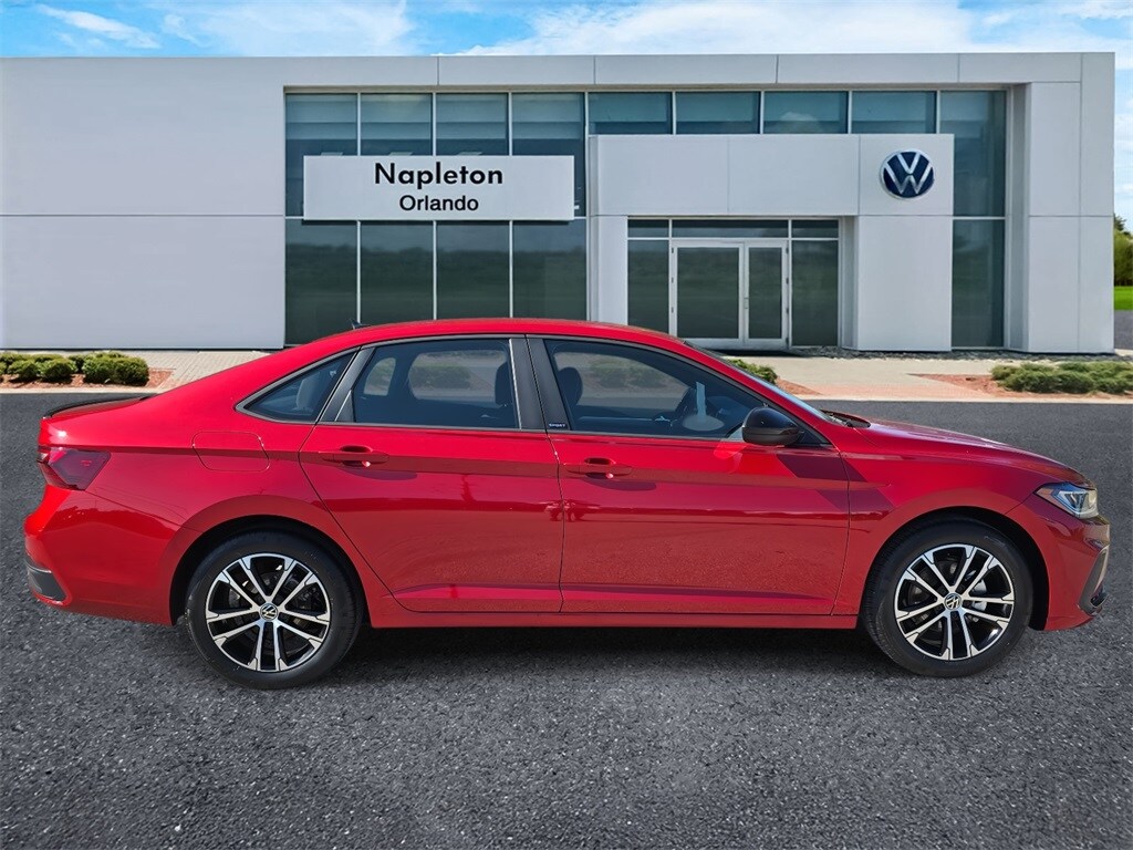 2025 Volkswagen Jetta 1.5T Sport photo 4
