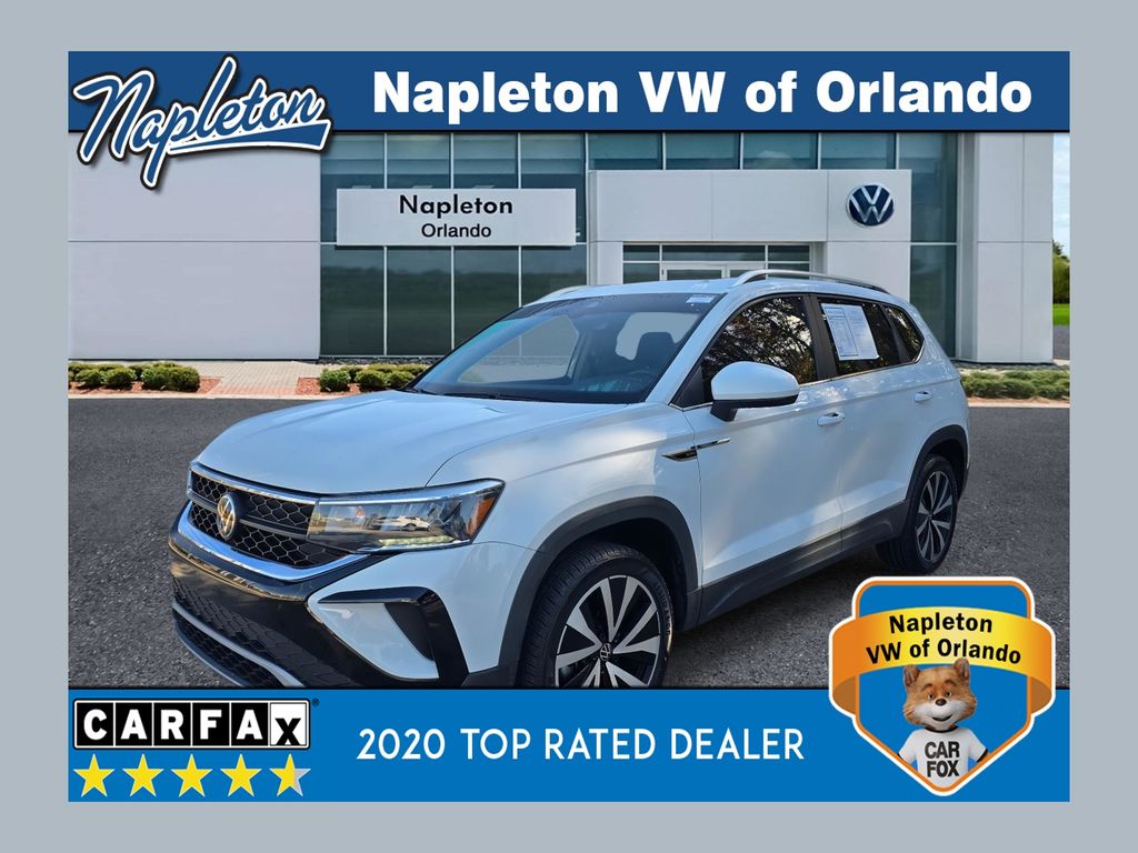 2023 Volkswagen Taos SE's photo