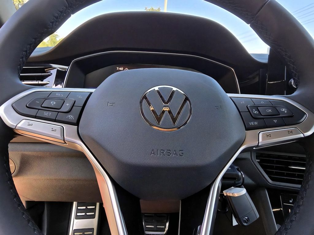 2025 Volkswagen Jetta Sport - Photo 12