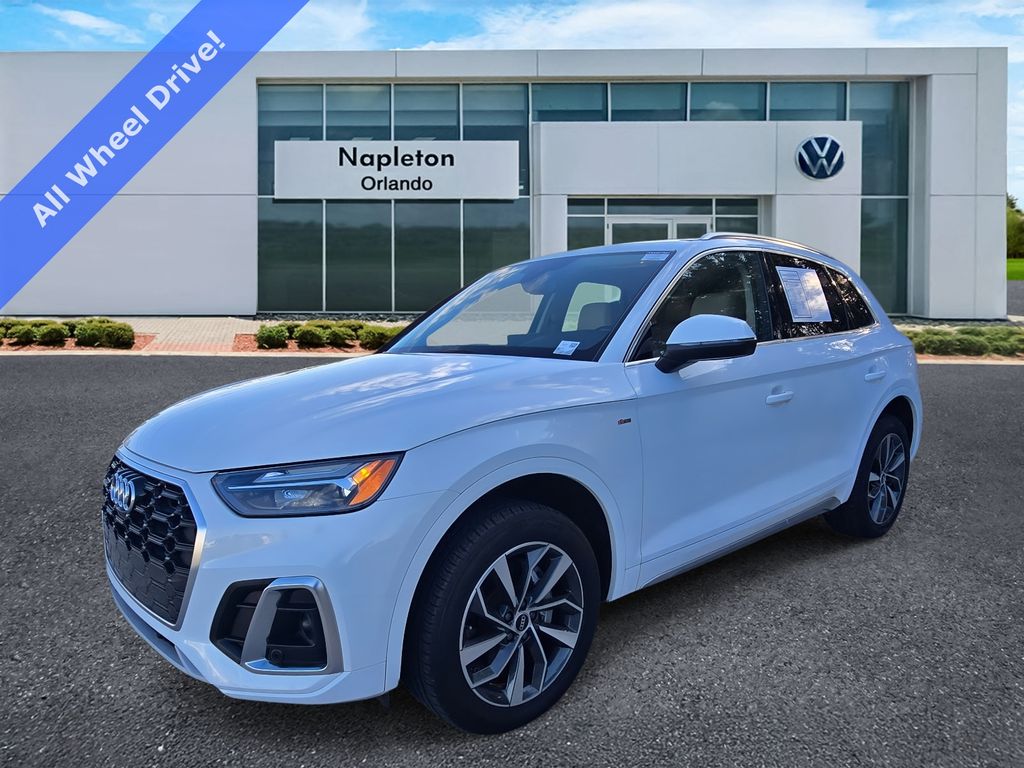 2022 Audi Q5 Premium Plus's photo