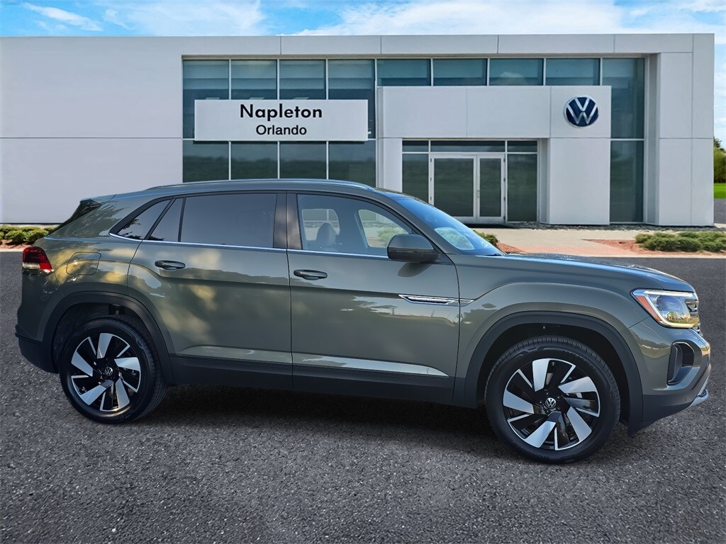 2026 Volkswagen Atlas Cross Sport SE Technology photo 3