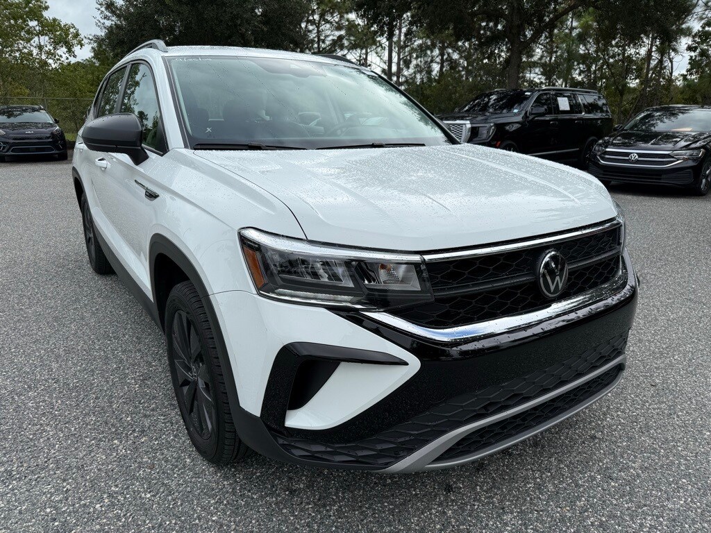 2023 Volkswagen Taos S photo 3