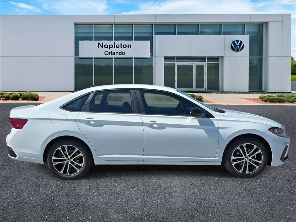 2025 Volkswagen Jetta 1.5T Sport photo 4