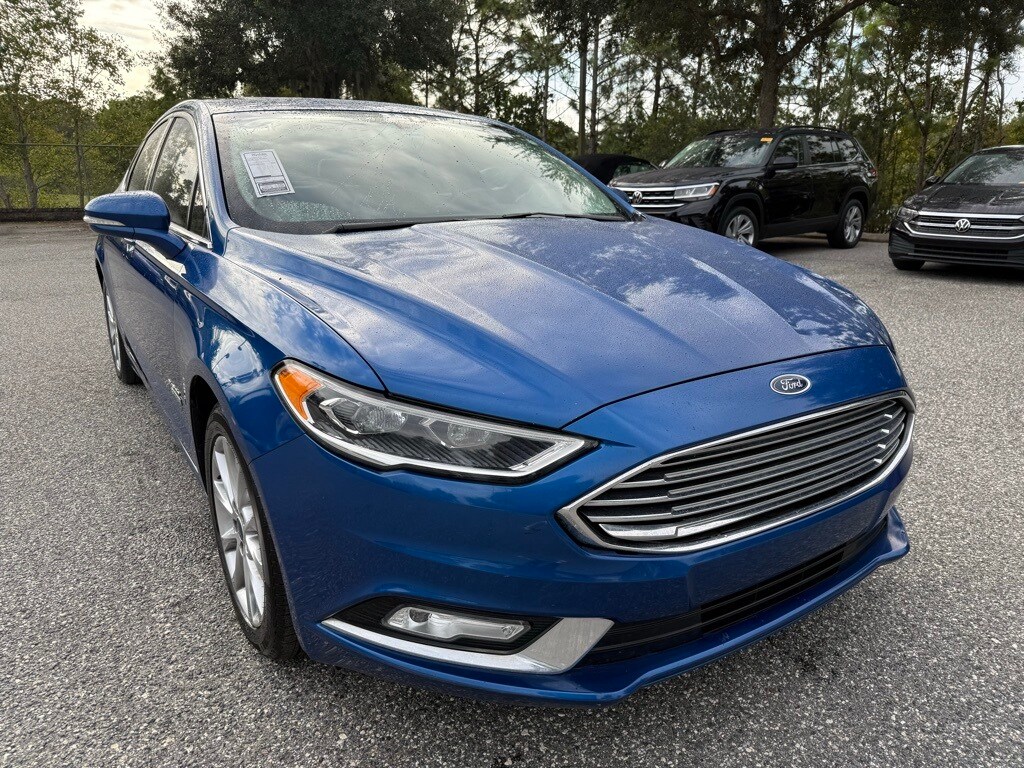 2017 Ford Fusion Energi Titanium photo 3