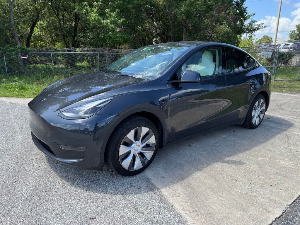 2024 Tesla Model Y Long Range Rear Wheel Drive's photo