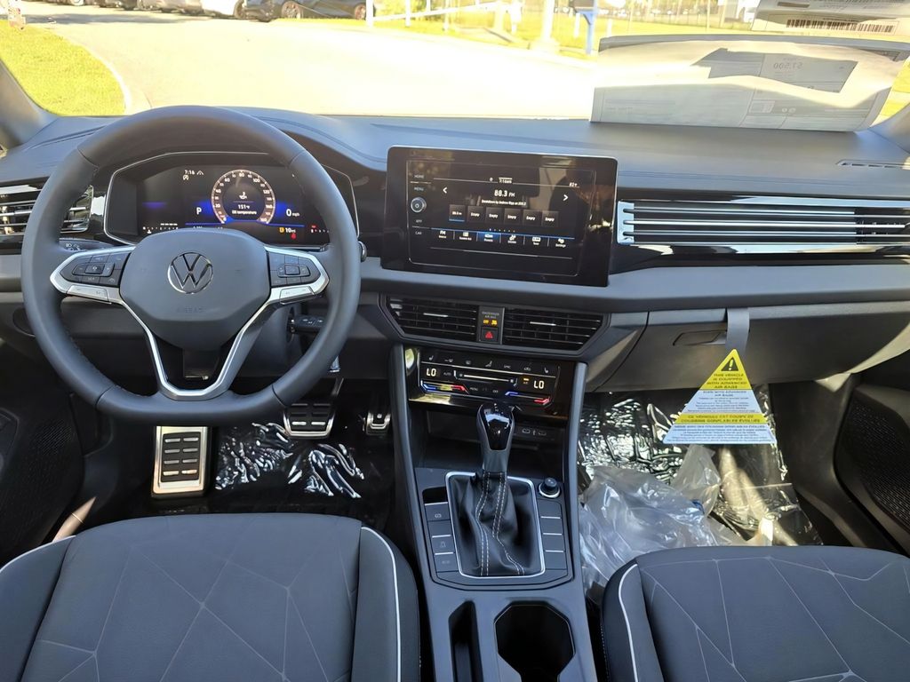 2025 Volkswagen Jetta Sport - Photo 11