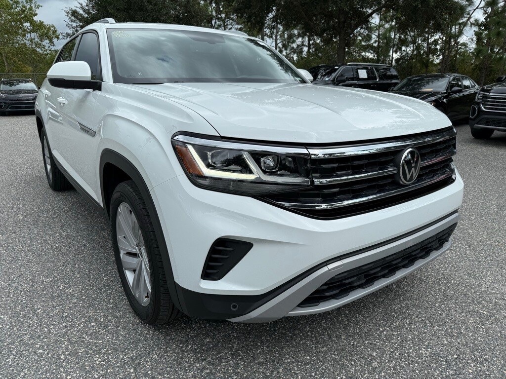 2022 Volkswagen Atlas Cross Sport SE Technology photo 2