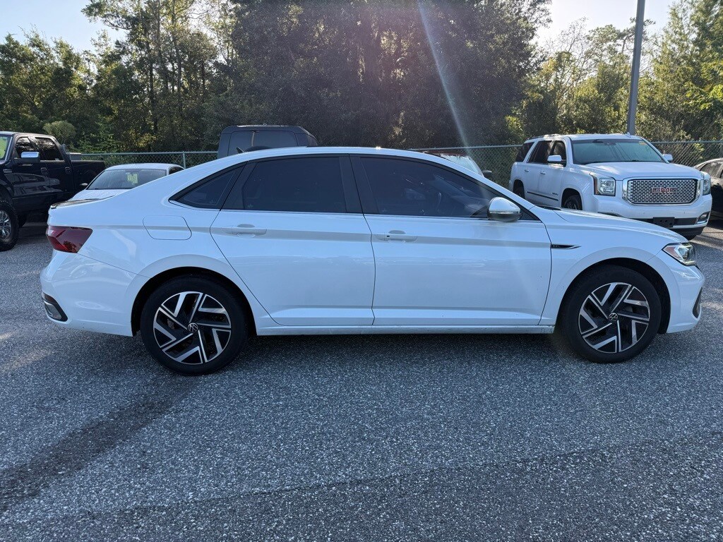 2023 Volkswagen Jetta 1.5T SEL photo 4