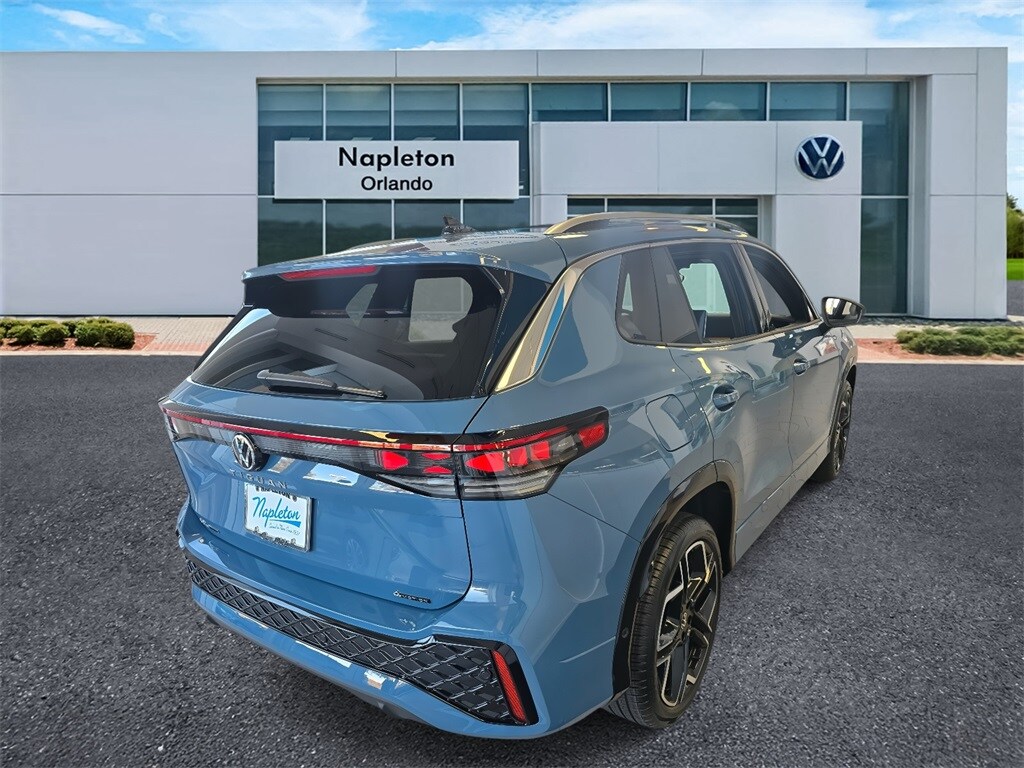 2026 Volkswagen Tiguan SEL R-Line photo 4