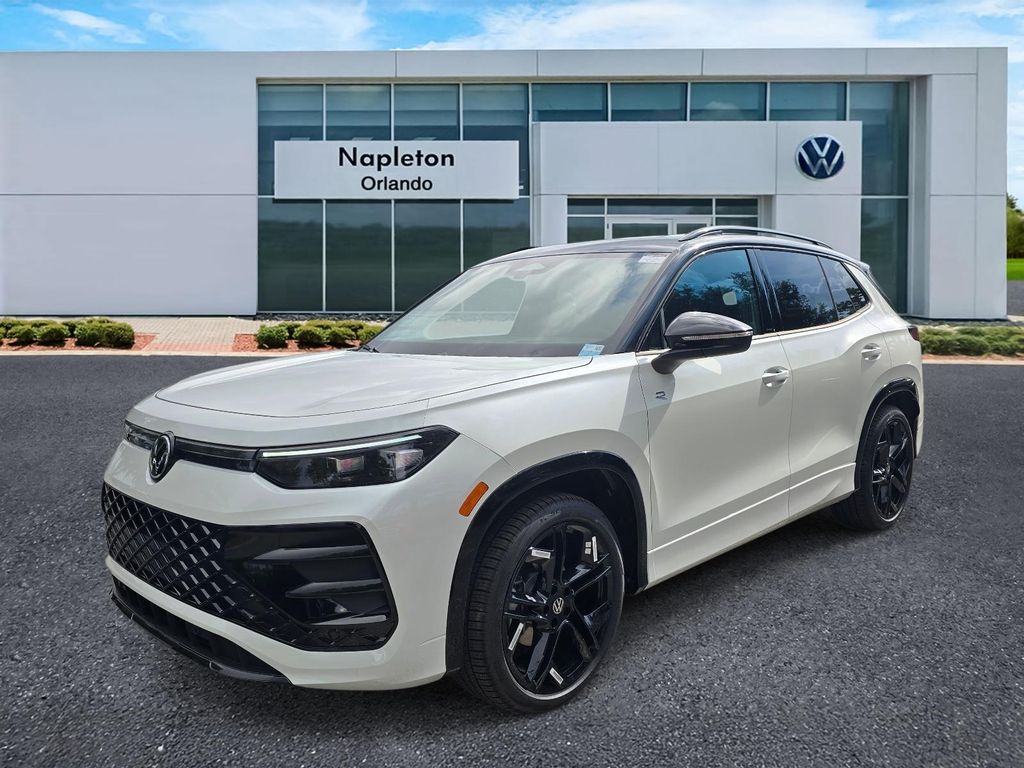 2026 Volkswagen Tiguan 2.0T SE R-Line Black's photo