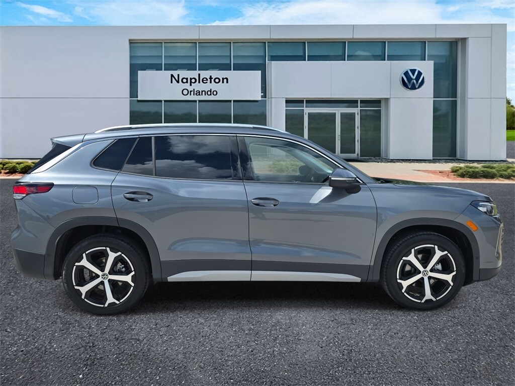2025 Volkswagen Tiguan SE photo 4