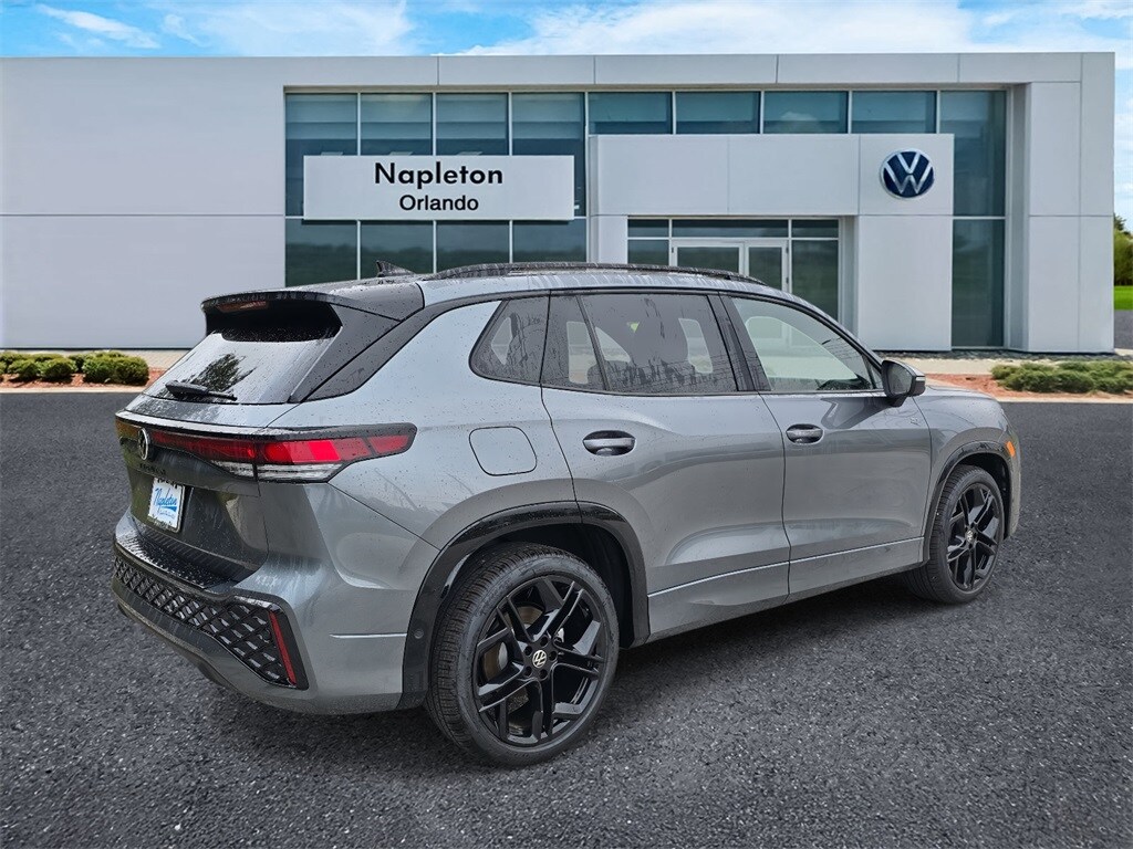 2026 Volkswagen Tiguan SE R-Line Black photo 4