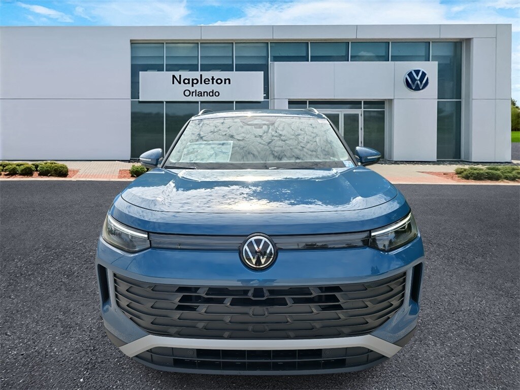 2025 Volkswagen Tiguan SE photo 2