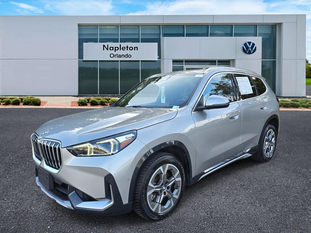 2025 BMW X1 28i's photo