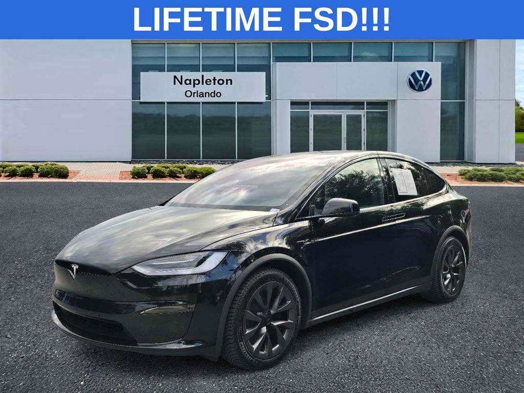2022 Tesla Model X Plaid's photo