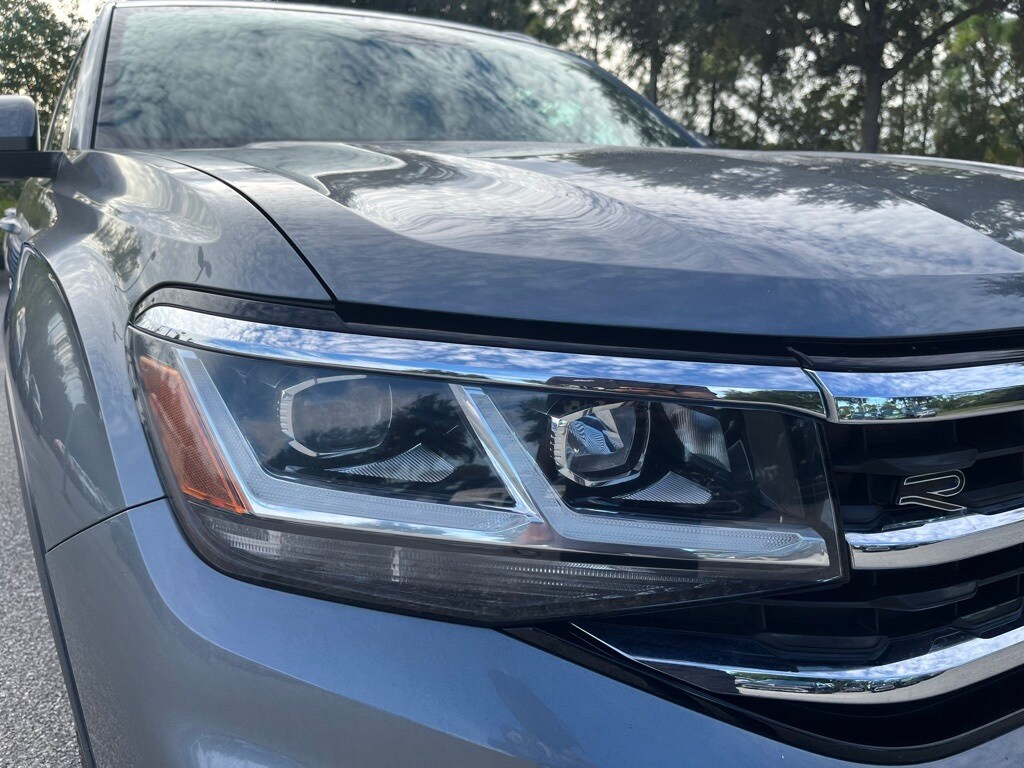 2020 Volkswagen Atlas Cross Sport V6 SE Technology R-Line photo 4