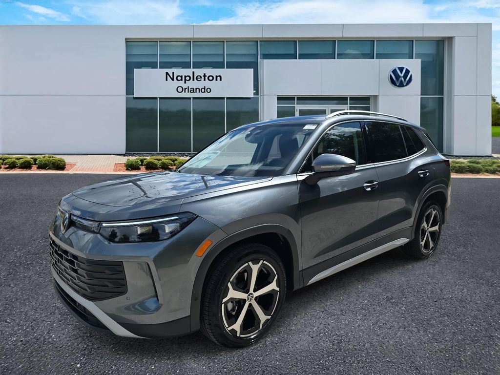 2025 Volkswagen Tiguan SE's photo